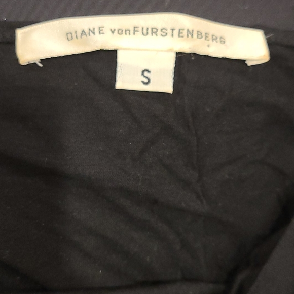 Diane VF semi Sheer Black short flowy sleeve top - Picture 4 of 4